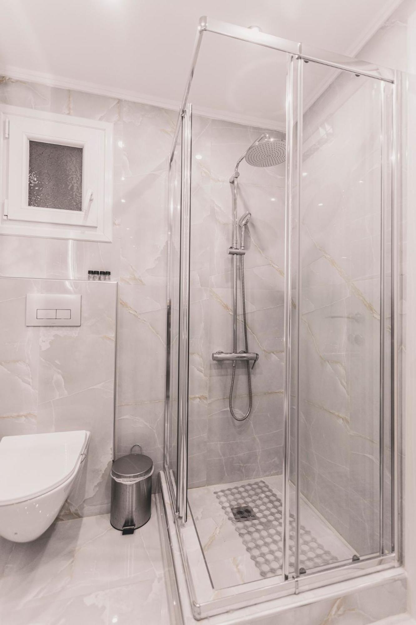 Kartell Luxury Apartment Thessaloniki Center Buitenkant foto